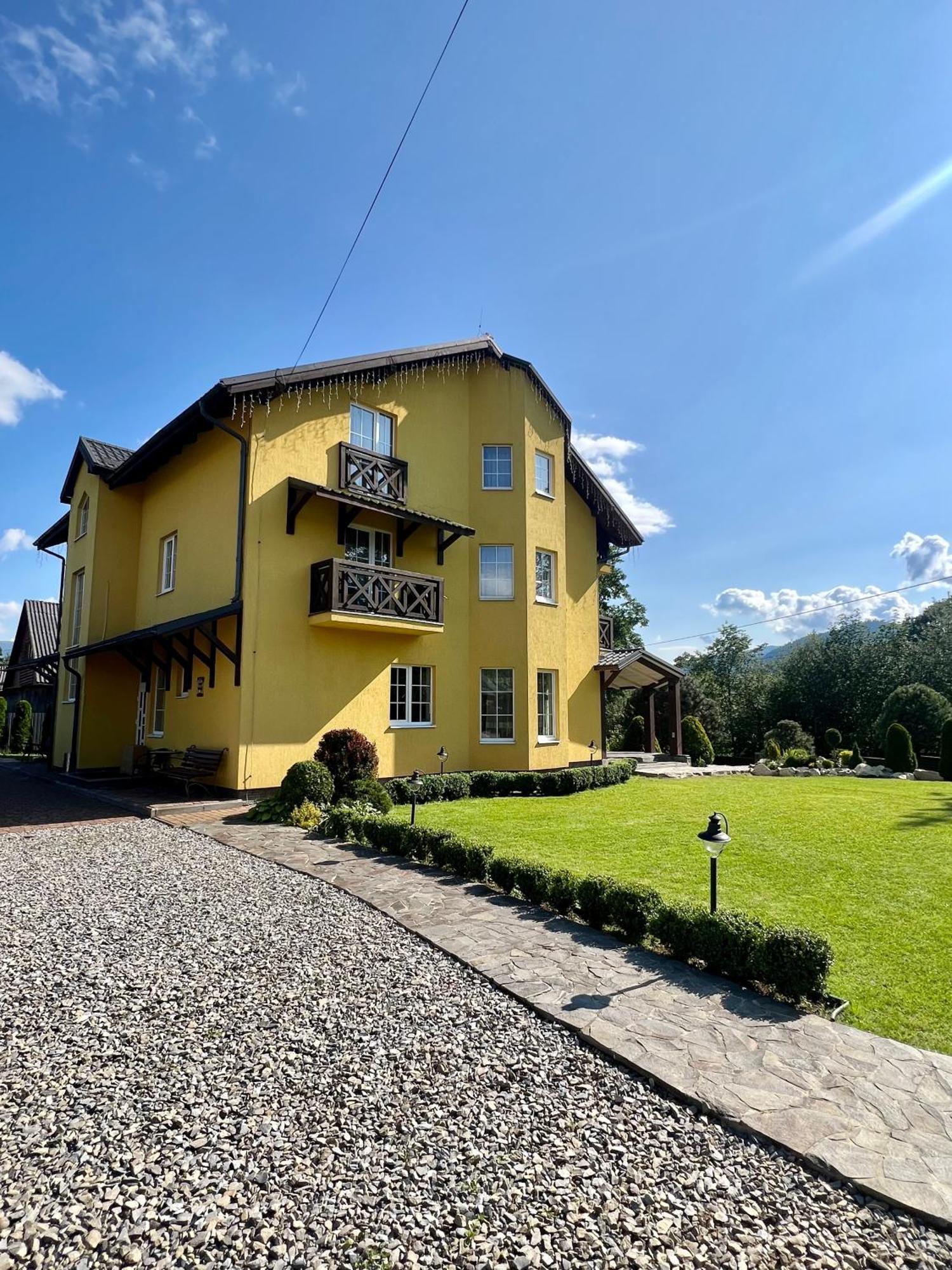 Arnica Hotel Yasinia Bagian luar foto