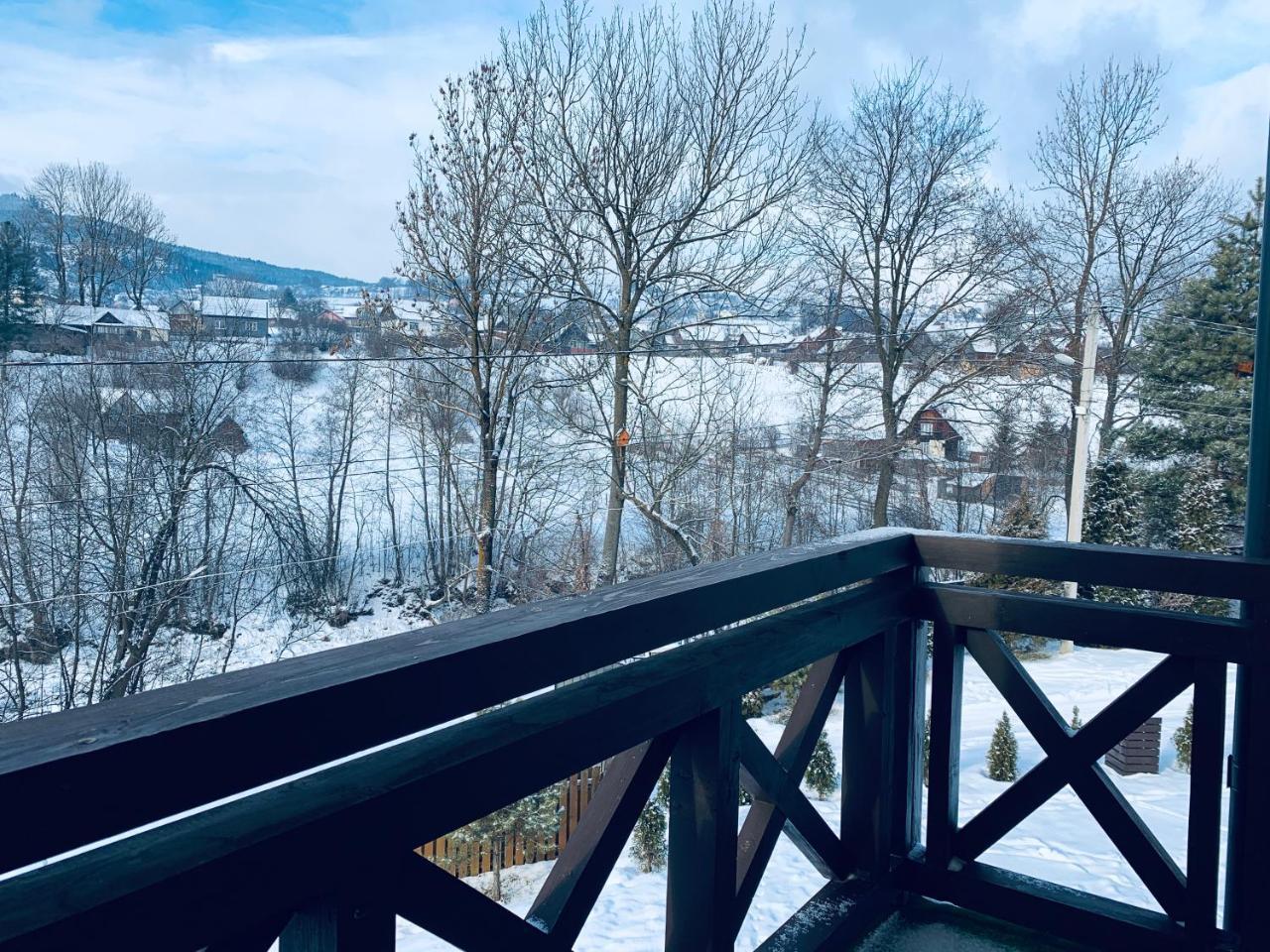 Arnica Hotel Yasinia Bagian luar foto