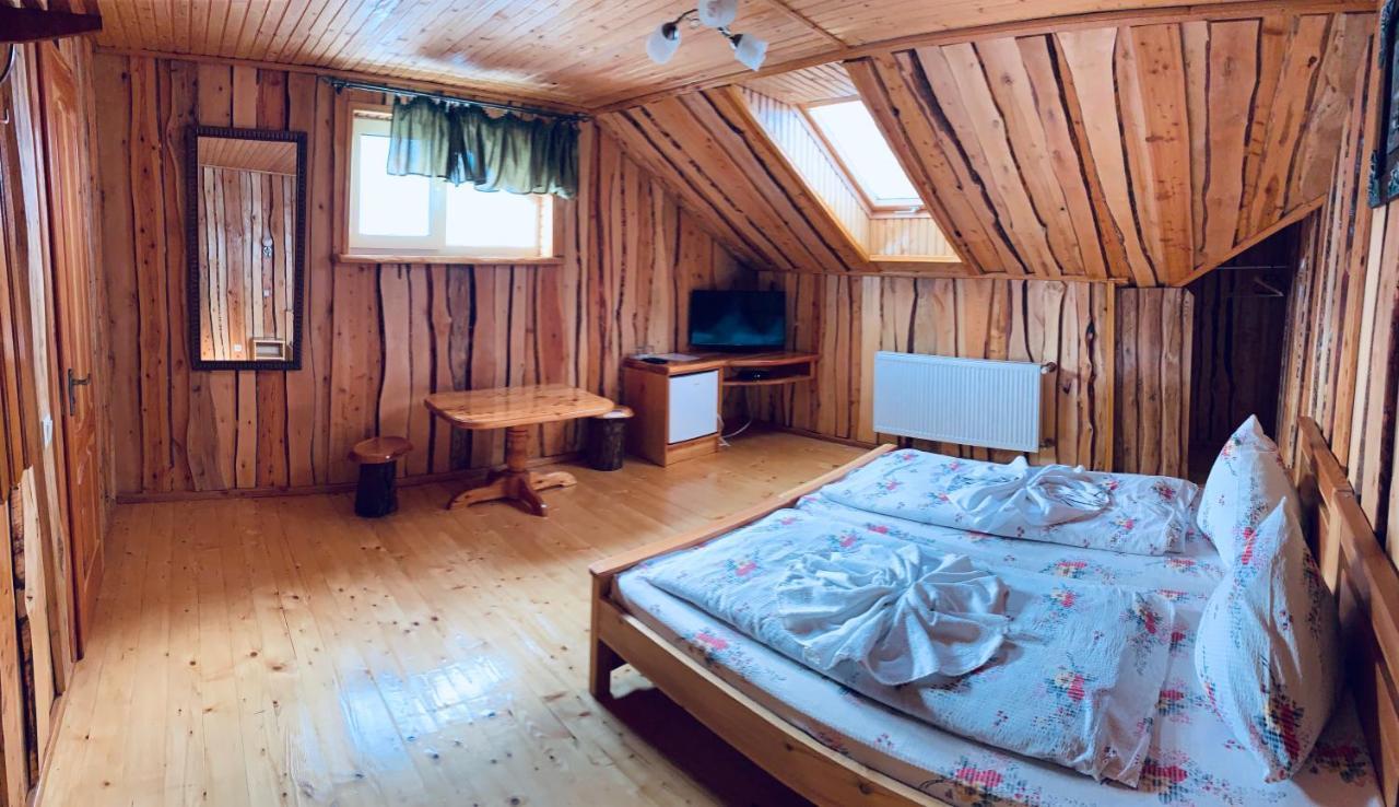 Arnica Hotel Yasinia Bagian luar foto