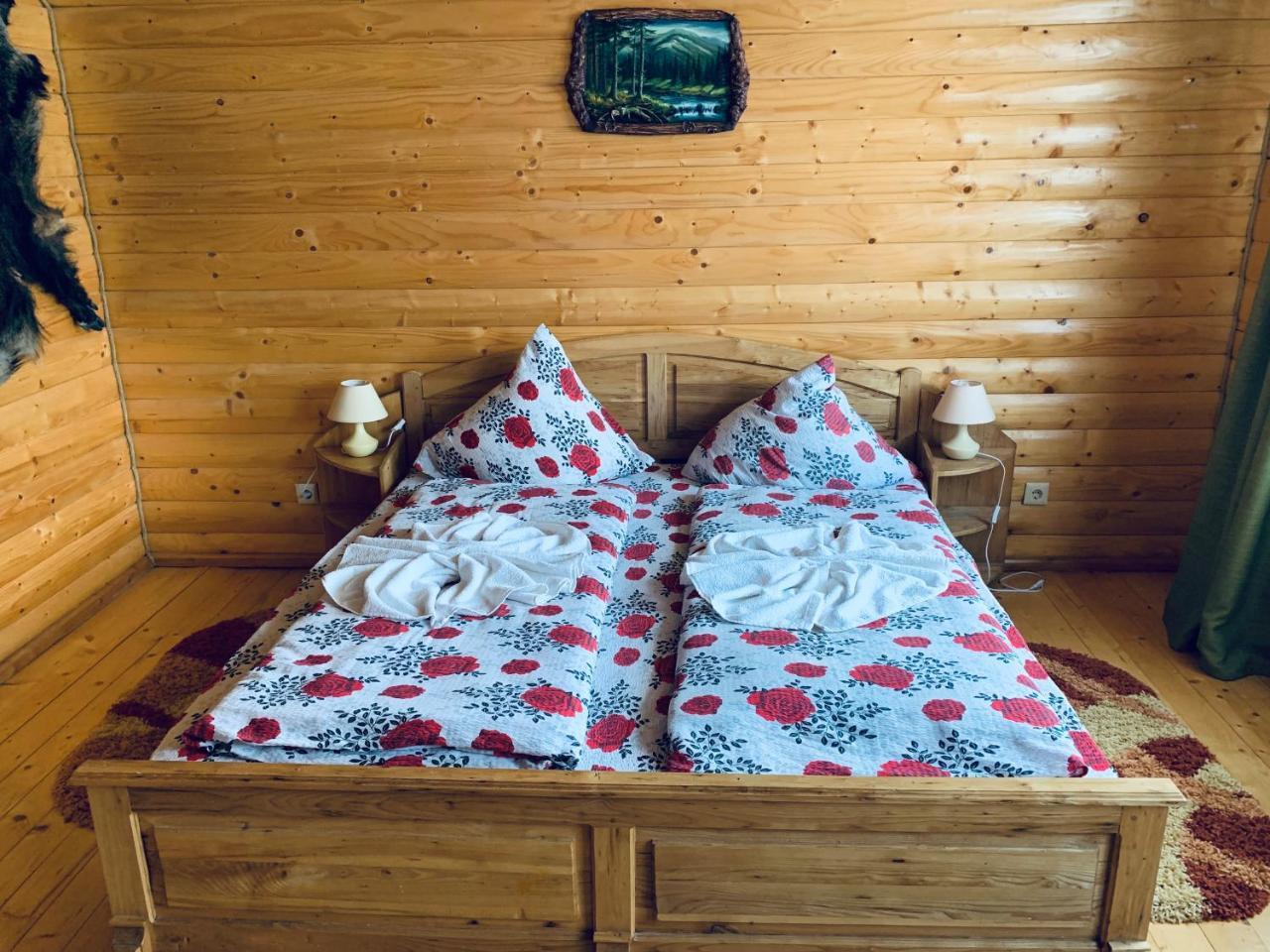 Arnica Hotel Yasinia Bagian luar foto