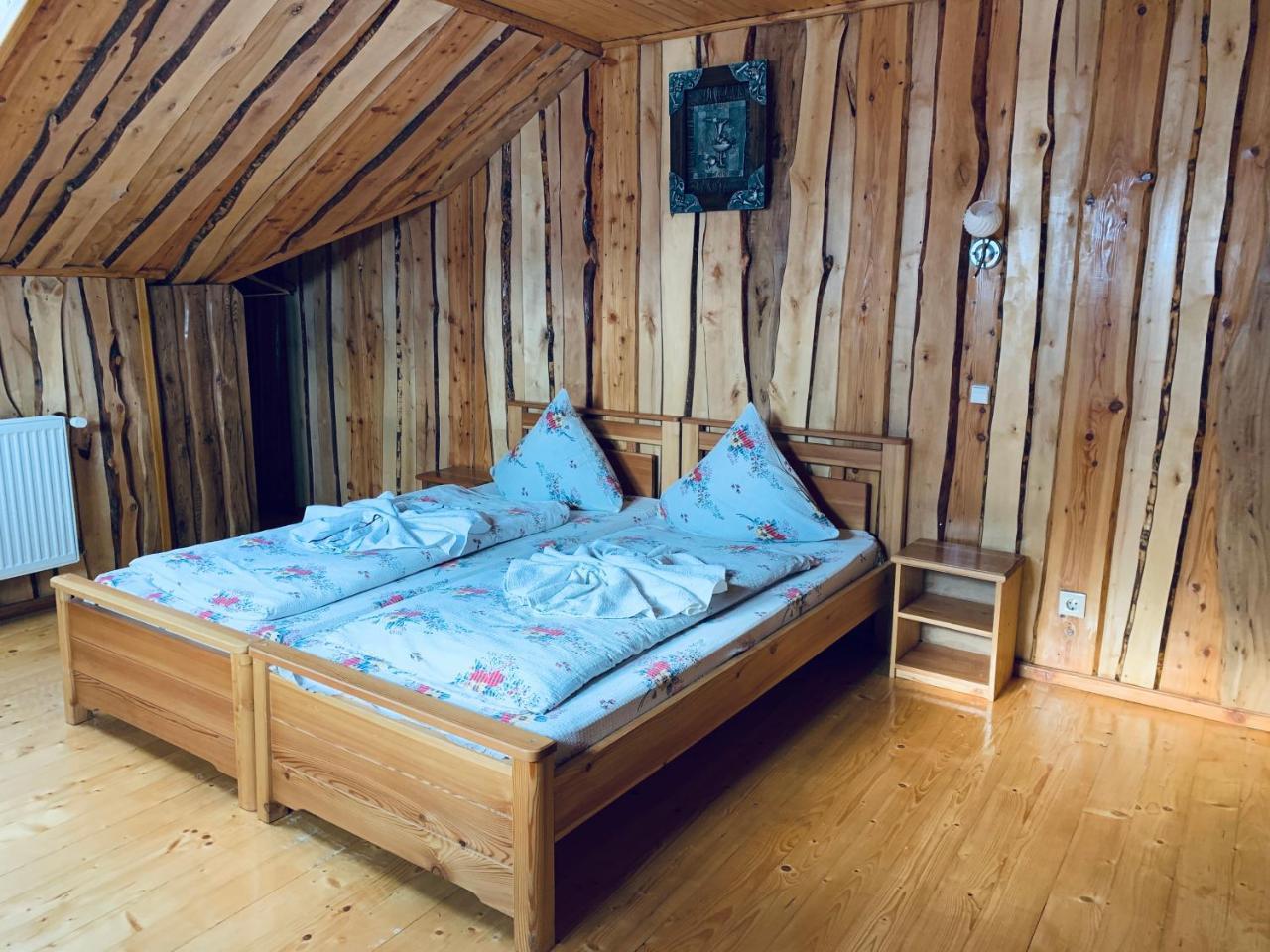 Arnica Hotel Yasinia Bagian luar foto