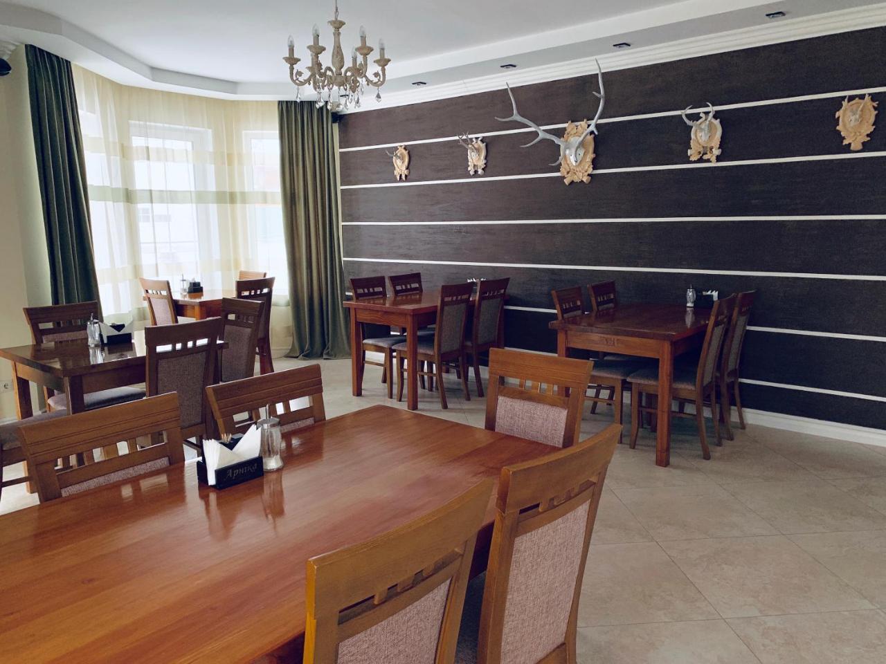 Arnica Hotel Yasinia Bagian luar foto